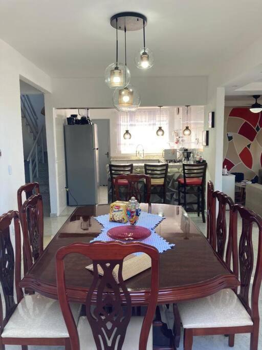 Casa Com Piscina, Grande E Espacosa No Condominio Dos Passaros Cabo Frio Luaran gambar